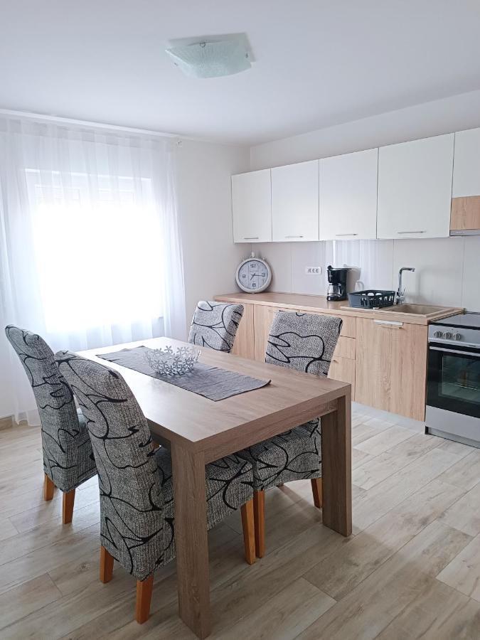 Apartmani Biba Novi Vinodolski Bagian luar foto